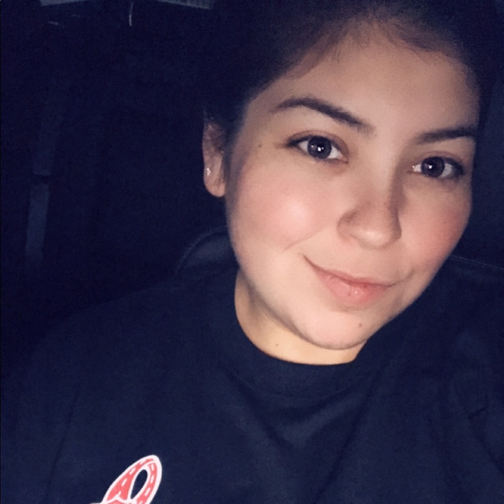 Meet your Posher, Lariza